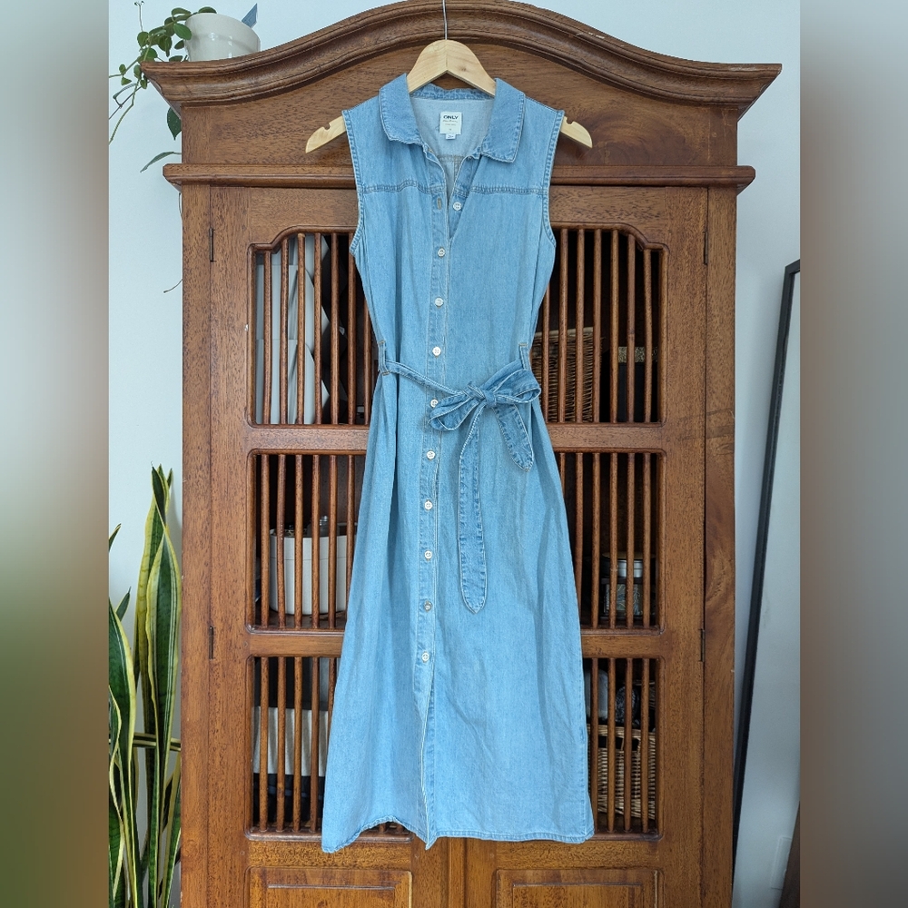 Only Blue Sleeveless Tie Front Midi Dress